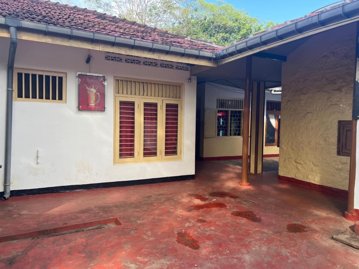 Resthouse Vavuniya Hotel Luaran gambar