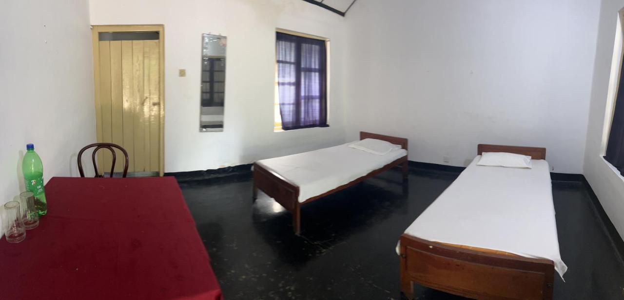 Resthouse Vavuniya Hotel Luaran gambar