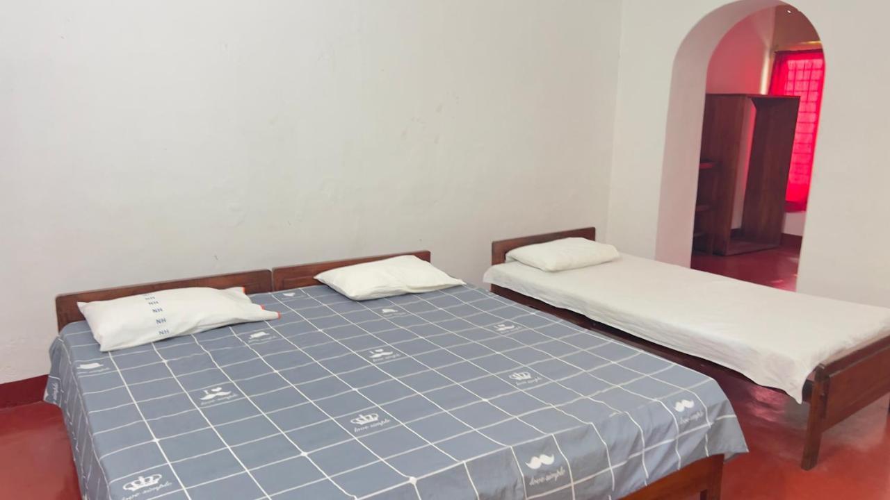Resthouse Vavuniya Hotel Luaran gambar