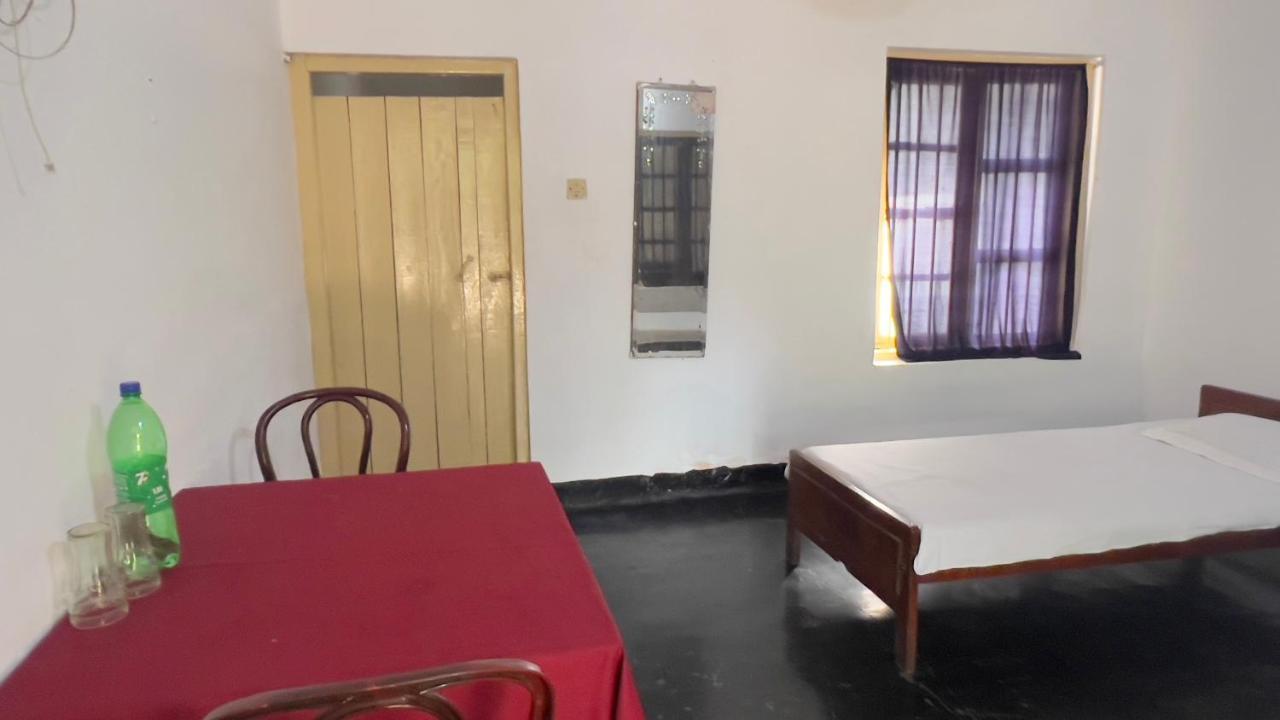 Resthouse Vavuniya Hotel Luaran gambar